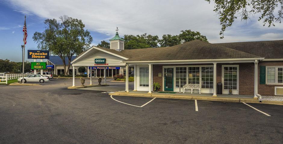 Ambassador Inn Fayetteville Exterior photo