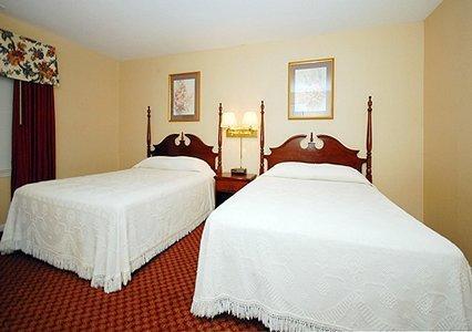 Ambassador Inn Fayetteville Room photo